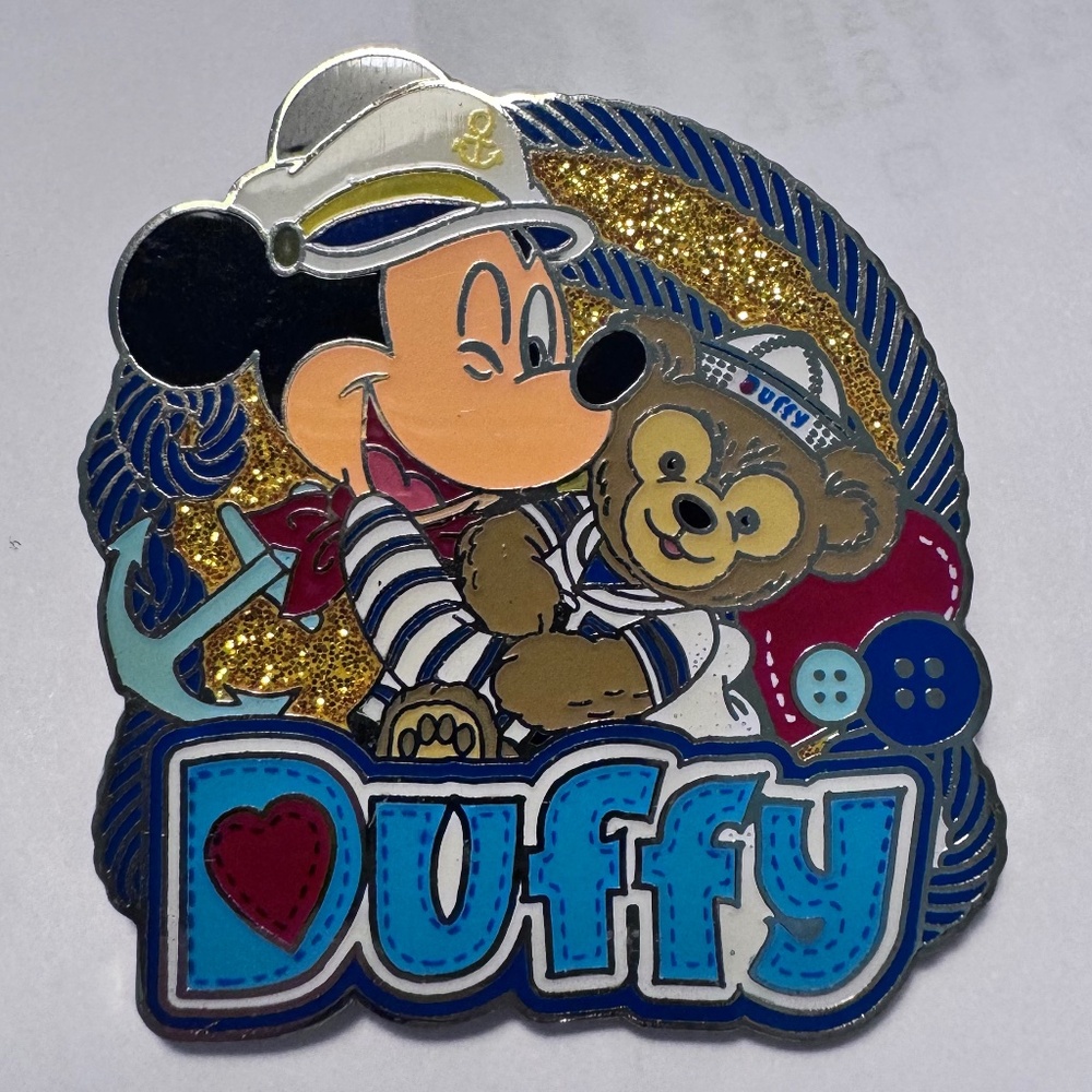 2014 Disney Pin Duffy Cruise Line - The Bear and the Captain Mickey - EXCELLENT